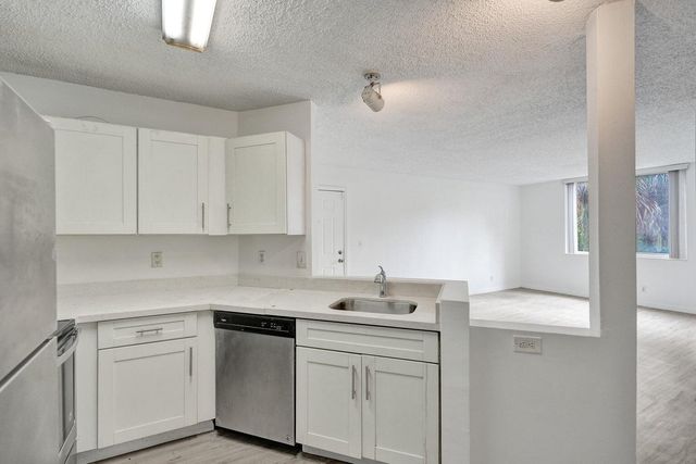 4015 W McNab Road D204, Pompano Beach, FL 33069