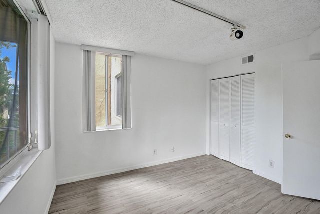4015 W McNab Road D204, Pompano Beach, FL 33069