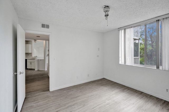 4015 W McNab Road D204, Pompano Beach, FL 33069