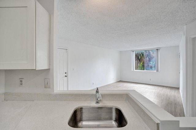4015 W McNab Road D204, Pompano Beach, FL 33069