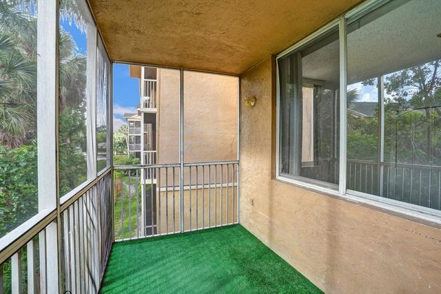 4015 W McNab Road D204, Pompano Beach, FL 33069