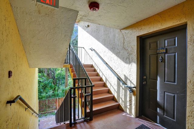 4015 W McNab Road D204, Pompano Beach, FL 33069