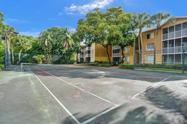 4015 W McNab Road D204, Pompano Beach, FL 33069