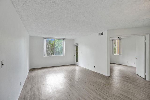 4015 W McNab Road D204, Pompano Beach, FL 33069