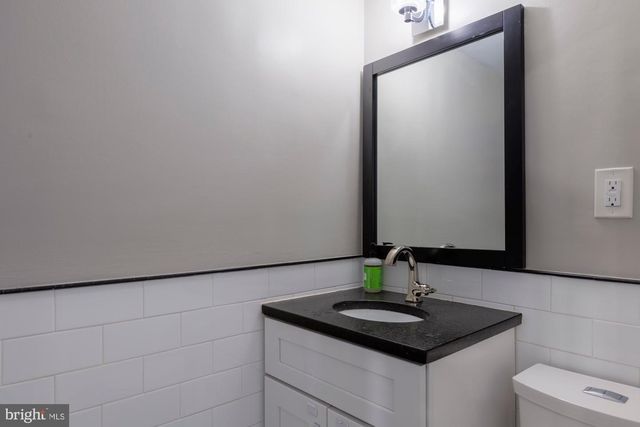 212 5TH ST NE, Washington, DC 20002