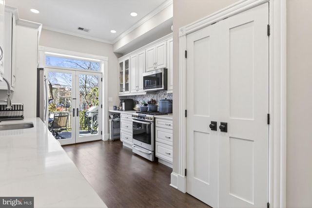 212 5TH ST NE, Washington, DC 20002