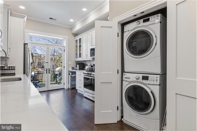 212 5TH ST NE, Washington, DC 20002