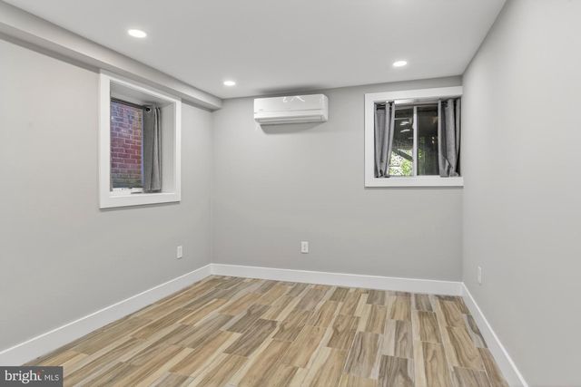 212 5TH ST NE, Washington, DC 20002