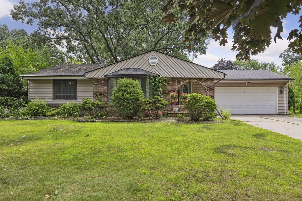 7421 Tempo Terrace NE, Fridley, MN 55432