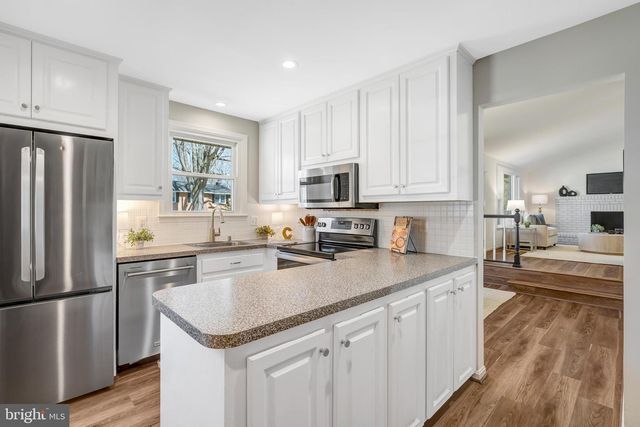 10409 ASHCROFT WAY, Fairfax, VA 22032