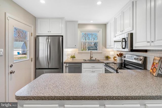 10409 ASHCROFT WAY, Fairfax, VA 22032