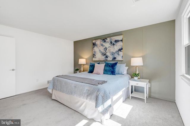 10409 ASHCROFT WAY, Fairfax, VA 22032