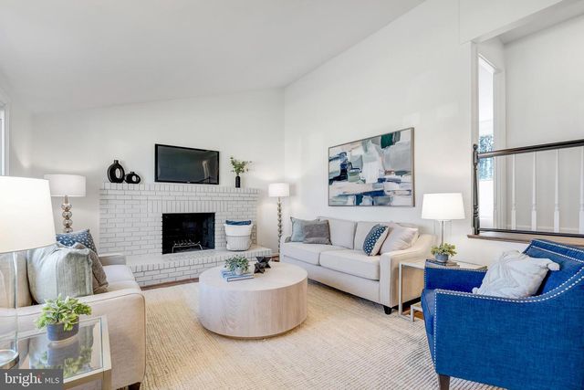 10409 ASHCROFT WAY, Fairfax, VA 22032