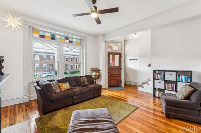 4231 Norfolk Avenue, St Louis, MO 63110