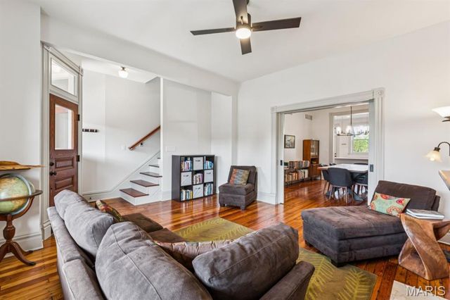 4231 Norfolk Avenue, St Louis, MO 63110