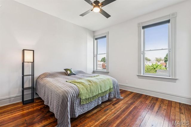 4231 Norfolk Avenue, St Louis, MO 63110