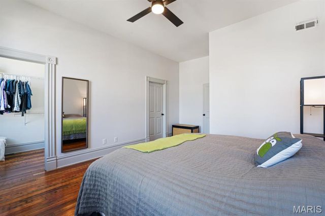 4231 Norfolk Avenue, St Louis, MO 63110