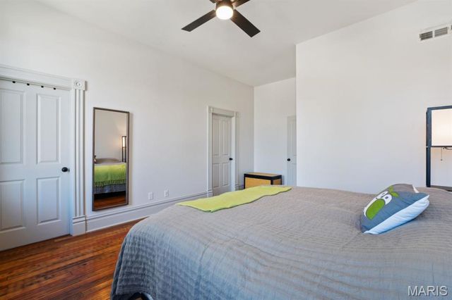 4231 Norfolk Avenue, St Louis, MO 63110