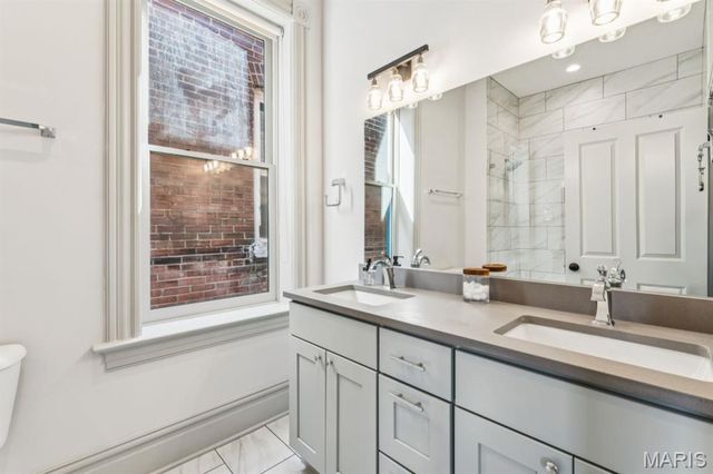 4231 Norfolk Avenue, St Louis, MO 63110