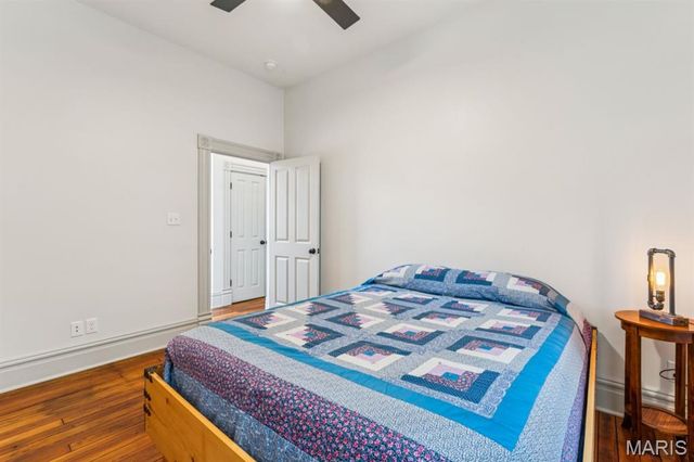 4231 Norfolk Avenue, St Louis, MO 63110