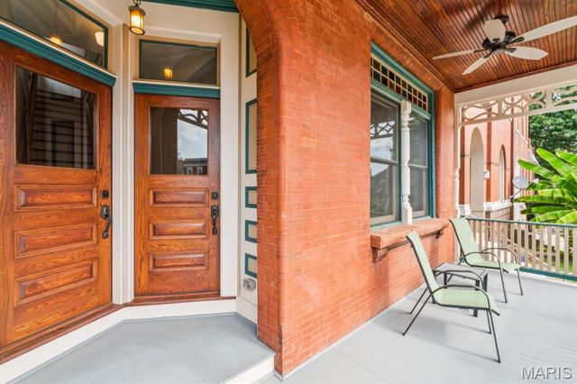 4231 Norfolk Avenue, St Louis, MO 63110