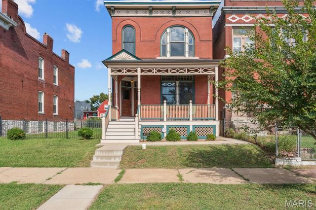 4231 Norfolk Avenue, St Louis, MO 63110
