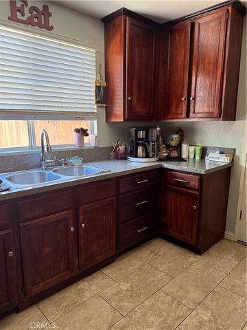 2420 W Sunrise Drive, Rialto, CA 92377