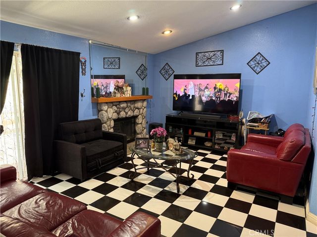 2420 W Sunrise Drive, Rialto, CA 92377