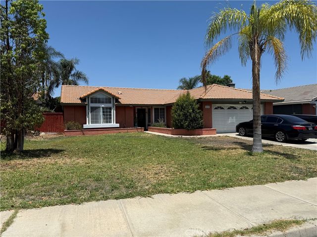 2420 W Sunrise Drive, Rialto, CA 92377