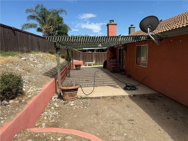 2420 W Sunrise Drive, Rialto, CA 92377
