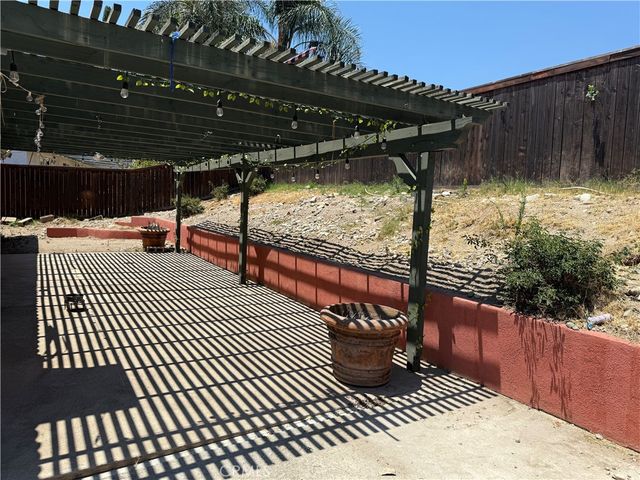 2420 W Sunrise Drive, Rialto, CA 92377