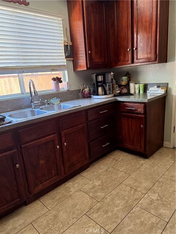 2420 W Sunrise Drive, Rialto, CA 92377