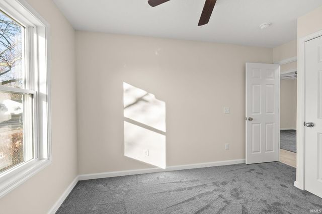 15 Holden Road, Columbia City, IN 46725