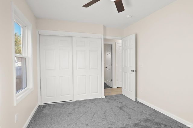 15 Holden Road, Columbia City, IN 46725