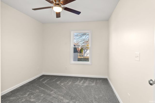 15 Holden Road, Columbia City, IN 46725