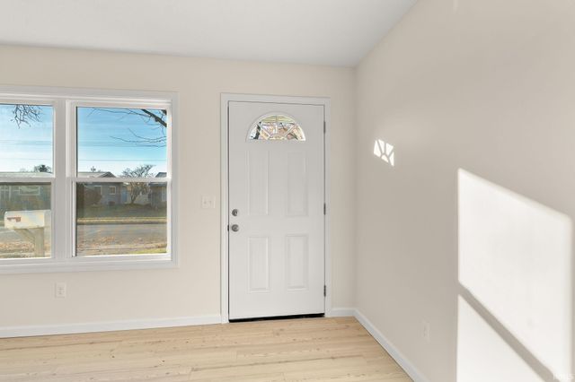 15 Holden Road, Columbia City, IN 46725