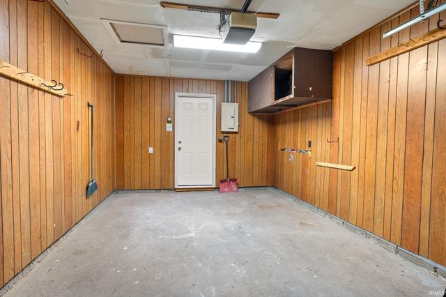 15 Holden Road, Columbia City, IN 46725