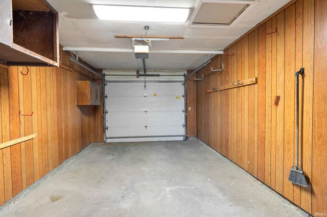 15 Holden Road, Columbia City, IN 46725