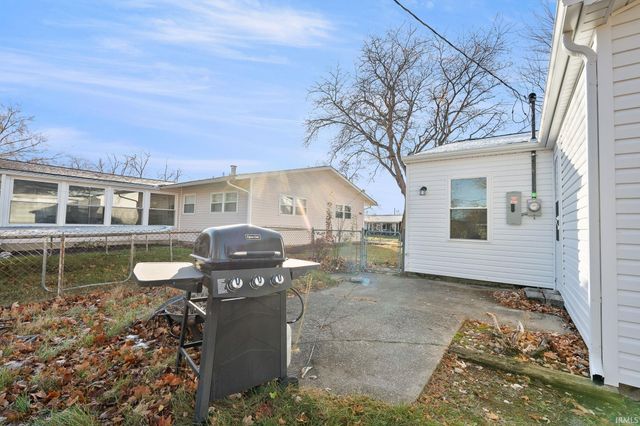 15 Holden Road, Columbia City, IN 46725