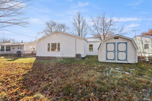 15 Holden Road, Columbia City, IN 46725