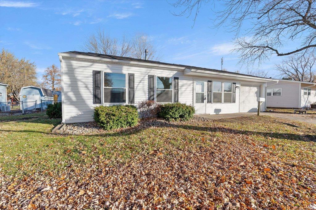 15 Holden Road, Columbia City, IN 46725