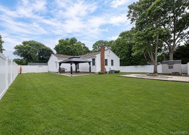 31 Westwood Drive, Shirley, NY 11967