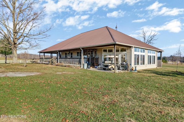 1275 Twin Bridge Rd, Deer Lodge, TN 37726