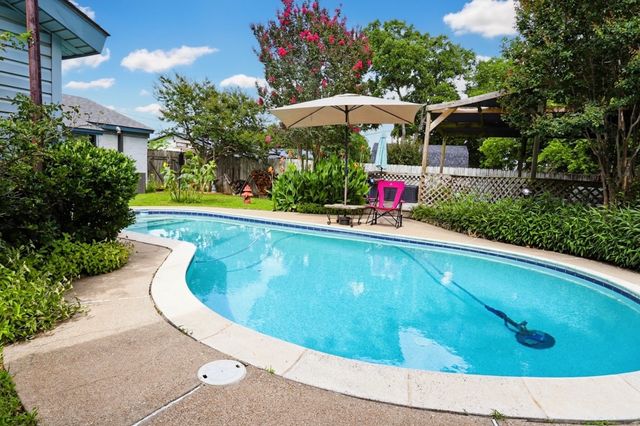 1105 Glenn Drive, Euless, TX 76039