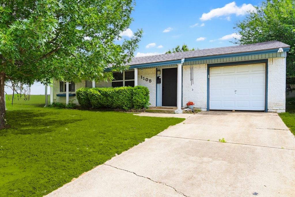 1105 Glenn Drive, Euless, TX 76039