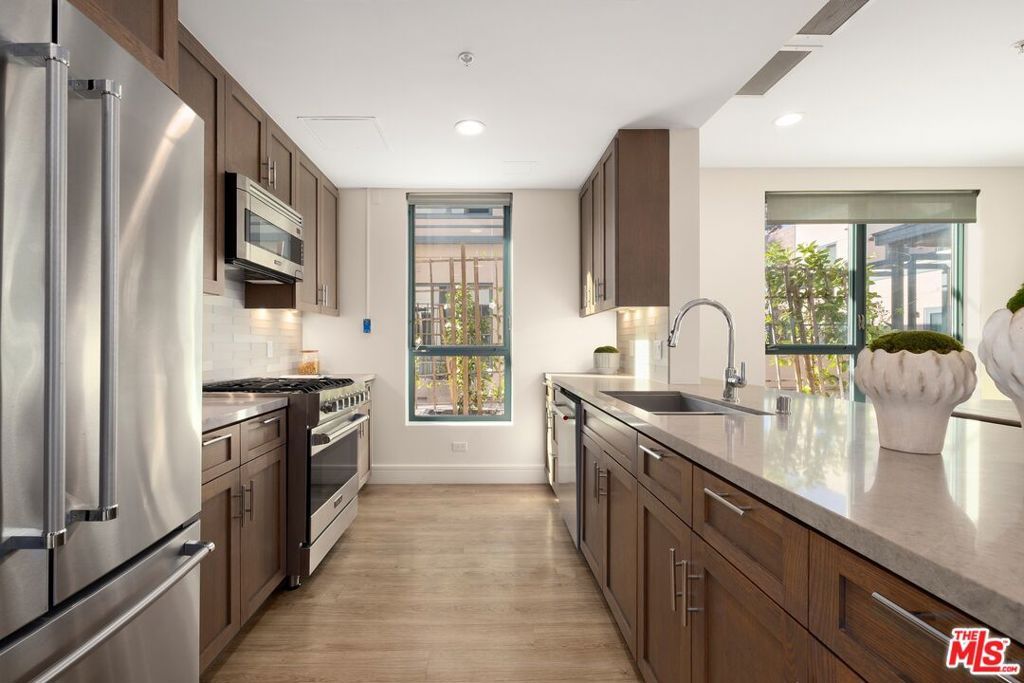 2300 Wilshire Boulevard 217, Santa Monica, CA 90403 — photo 3