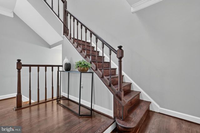 7328 AYNSLEY LN, Mclean, VA 22102