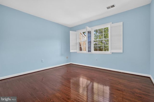 7328 AYNSLEY LN, Mclean, VA 22102