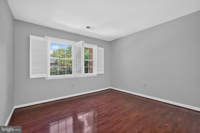 7328 AYNSLEY LN, Mclean, VA 22102