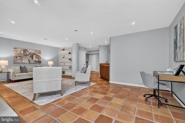 7328 AYNSLEY LN, Mclean, VA 22102